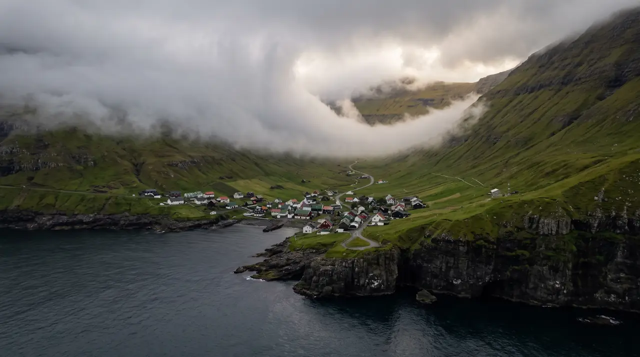 Cloud coming down the valley